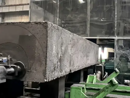 Measured block data helps adjust cutting positions automatically.