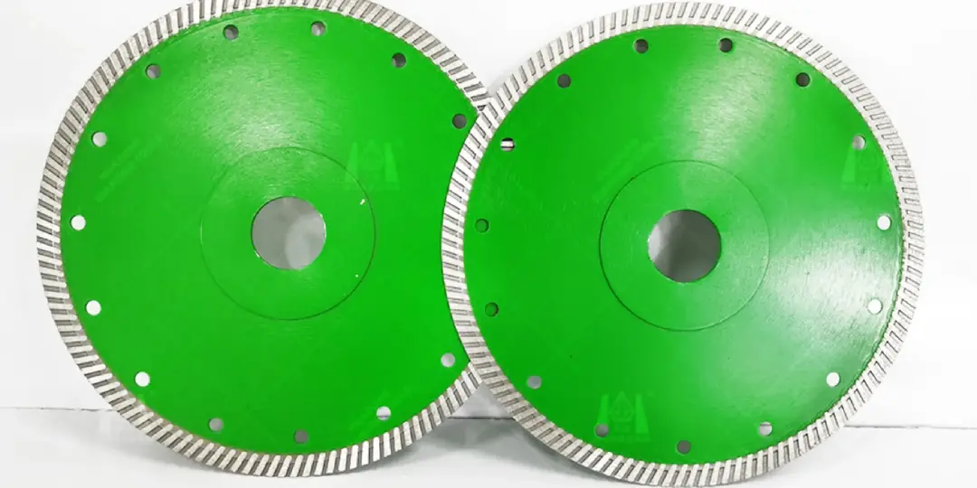 Sintered Continuous Turbo Diamond Cutting Disc (5)@1.5x.webp