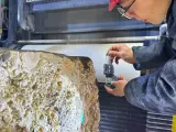 Dinosaw Machine 상시 텐션 및 미세 와이어 절단으로 원자재 수율 개선 케르프 0.5~0.8mm 씬 슬래브 대응