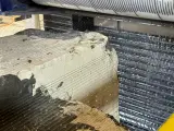 Dinosaw Machine con larghezza di taglio di ≈0,5–0,8 mm, massimizza il ricavato e riduce significativamente il lavoro di lucidatura.