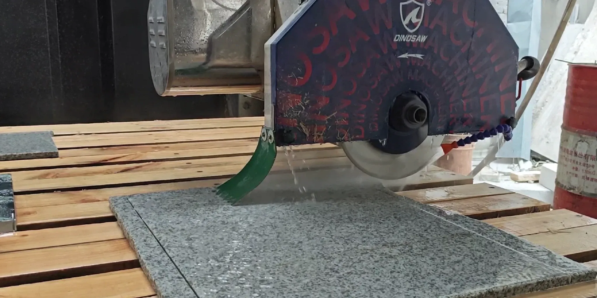 VPZXev2YlCkaAbevVIBBuJWKLc.webp