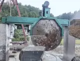 Dinosaw machine showing High-power motor system delivers rapid processing, completing blocks efficiently without delay
